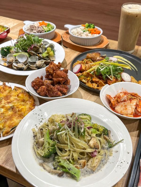 森林小徑文心店享受美食